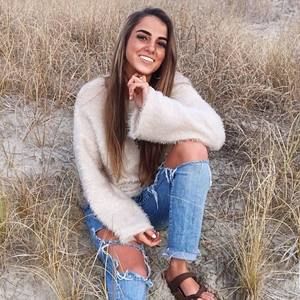 Meet your Posher, Cierra